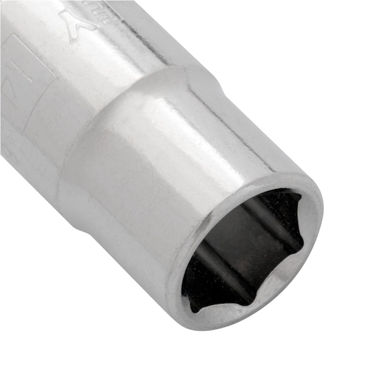 STANLEY 4-86-514 chrome socket close-up showing polished silver finish and six-point interior.