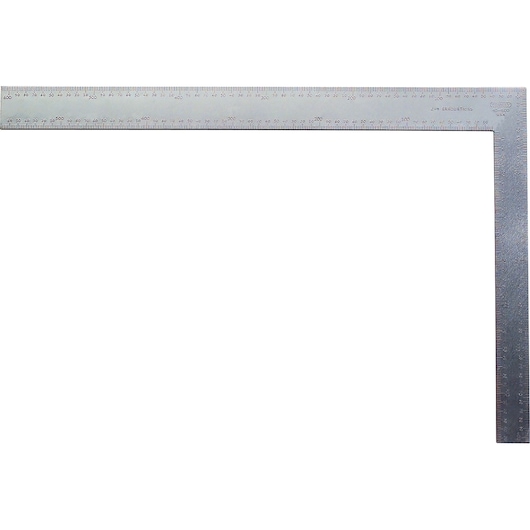 SQUARE IN WHITE BACKGROUND FRONT VIEW 